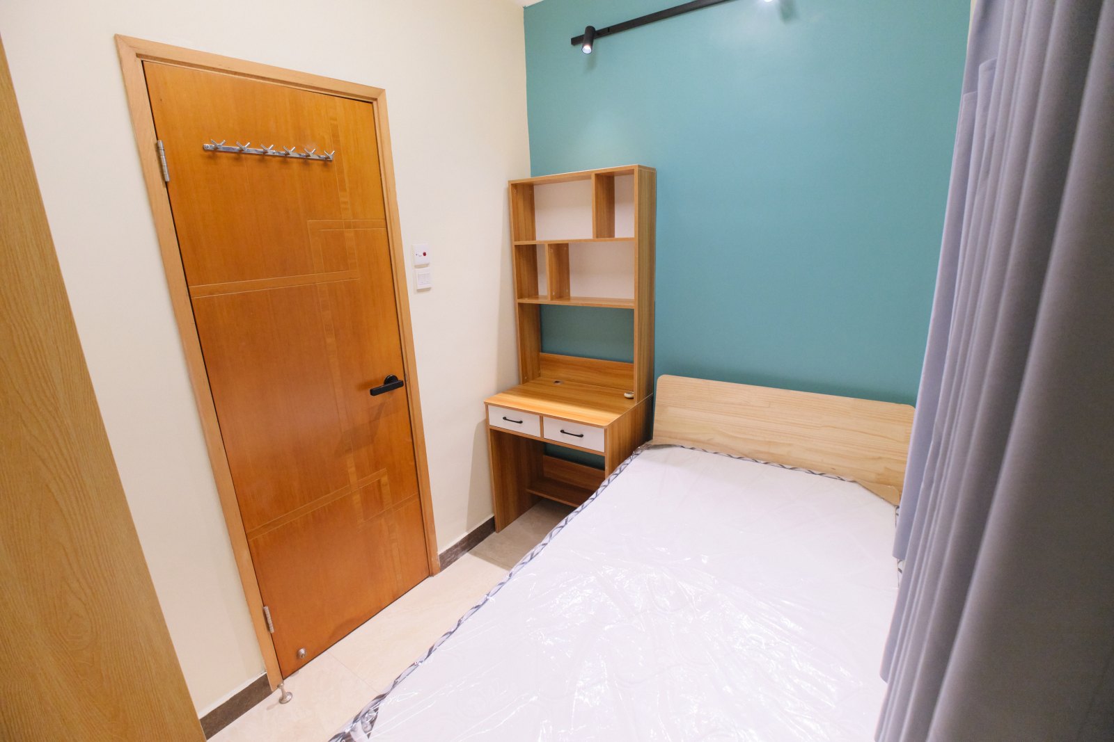 Whole-Flat Rental in Central Kowloon | Approx. 700 sq ft | Near East Tsim Sha Tsui MTR