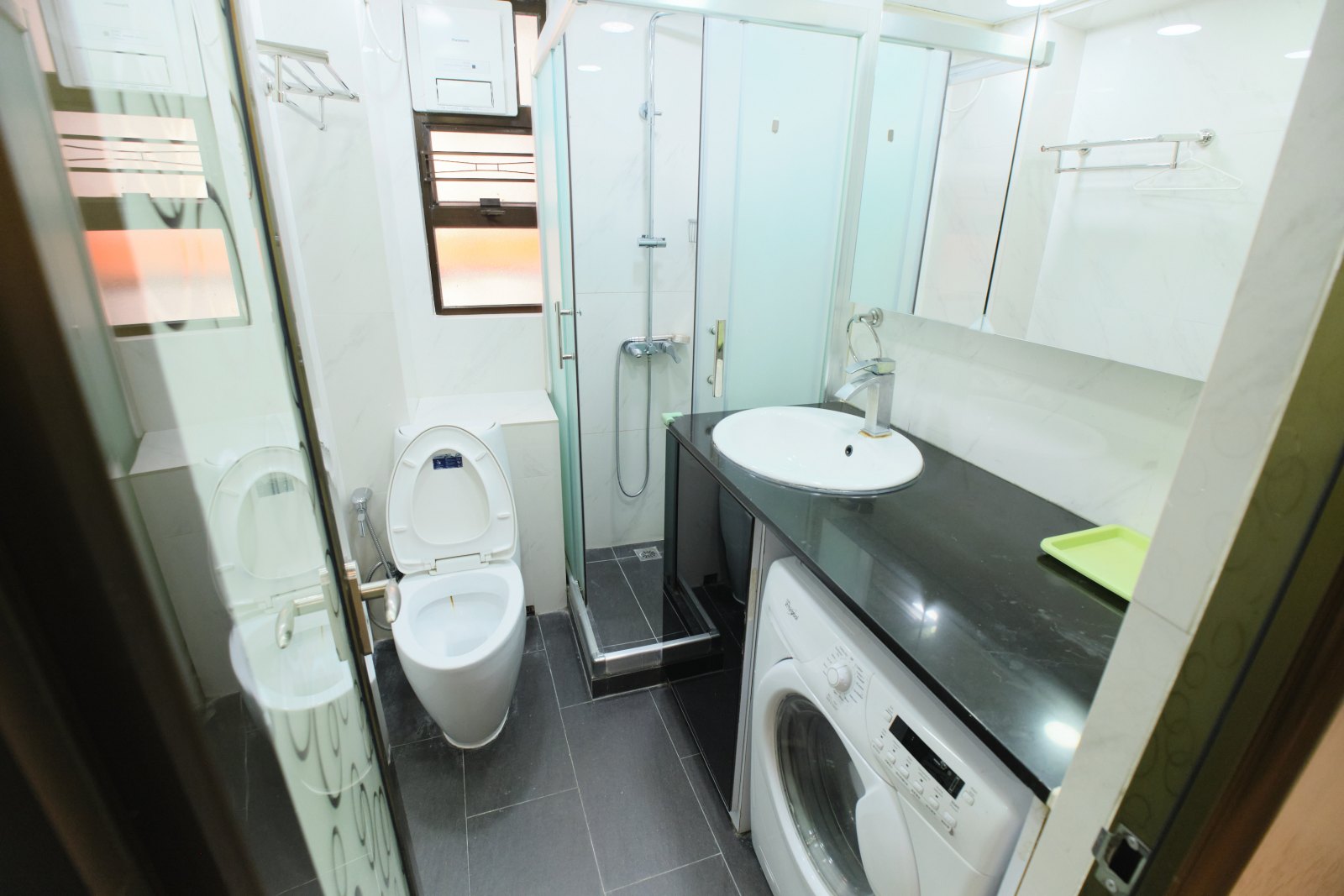 Whole-Flat Rental in Central Kowloon | Approx. 700 sq ft | Near East Tsim Sha Tsui MTR