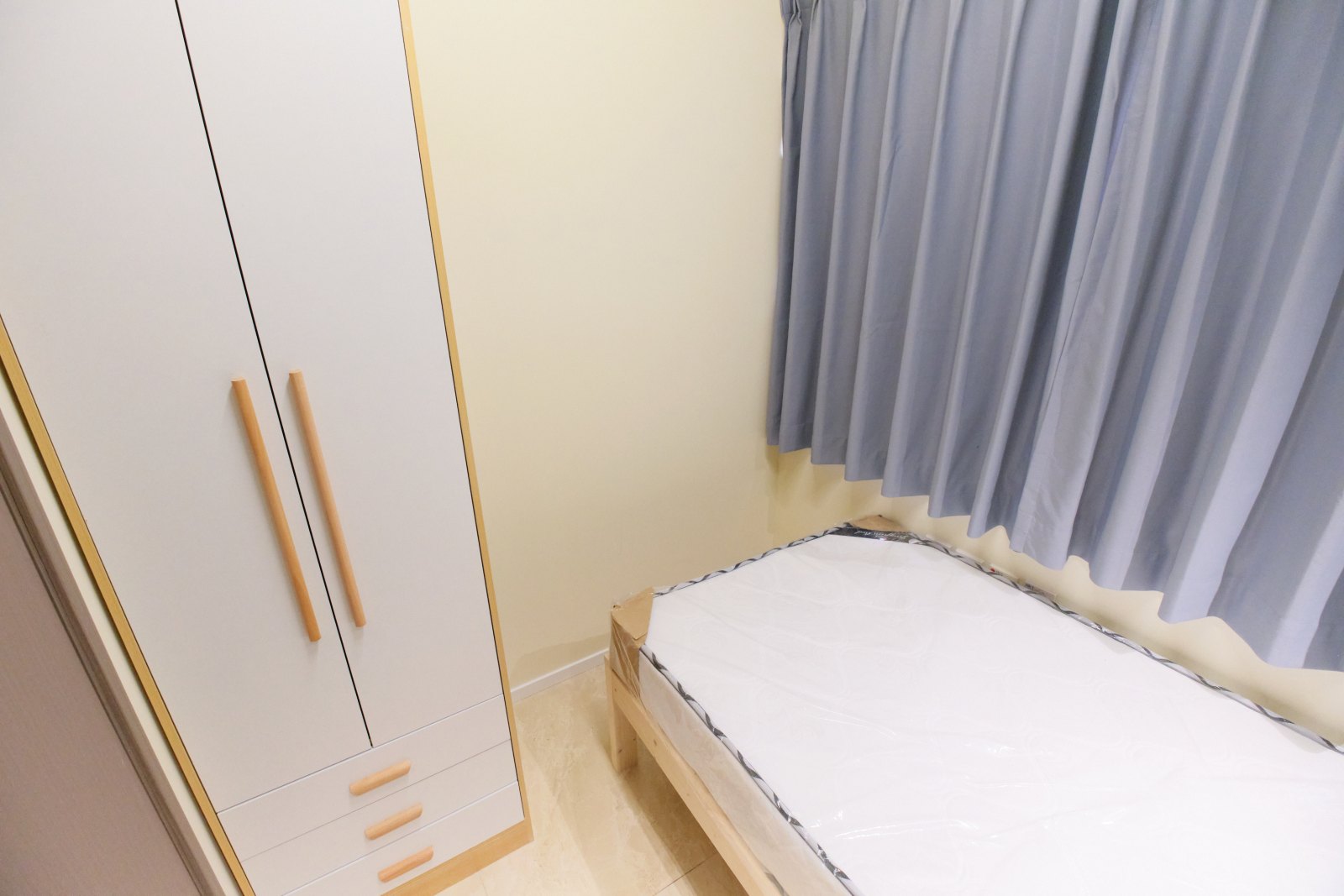 Whole-Flat Rental in Central Kowloon | Approx. 700 sq ft | Near East Tsim Sha Tsui MTR