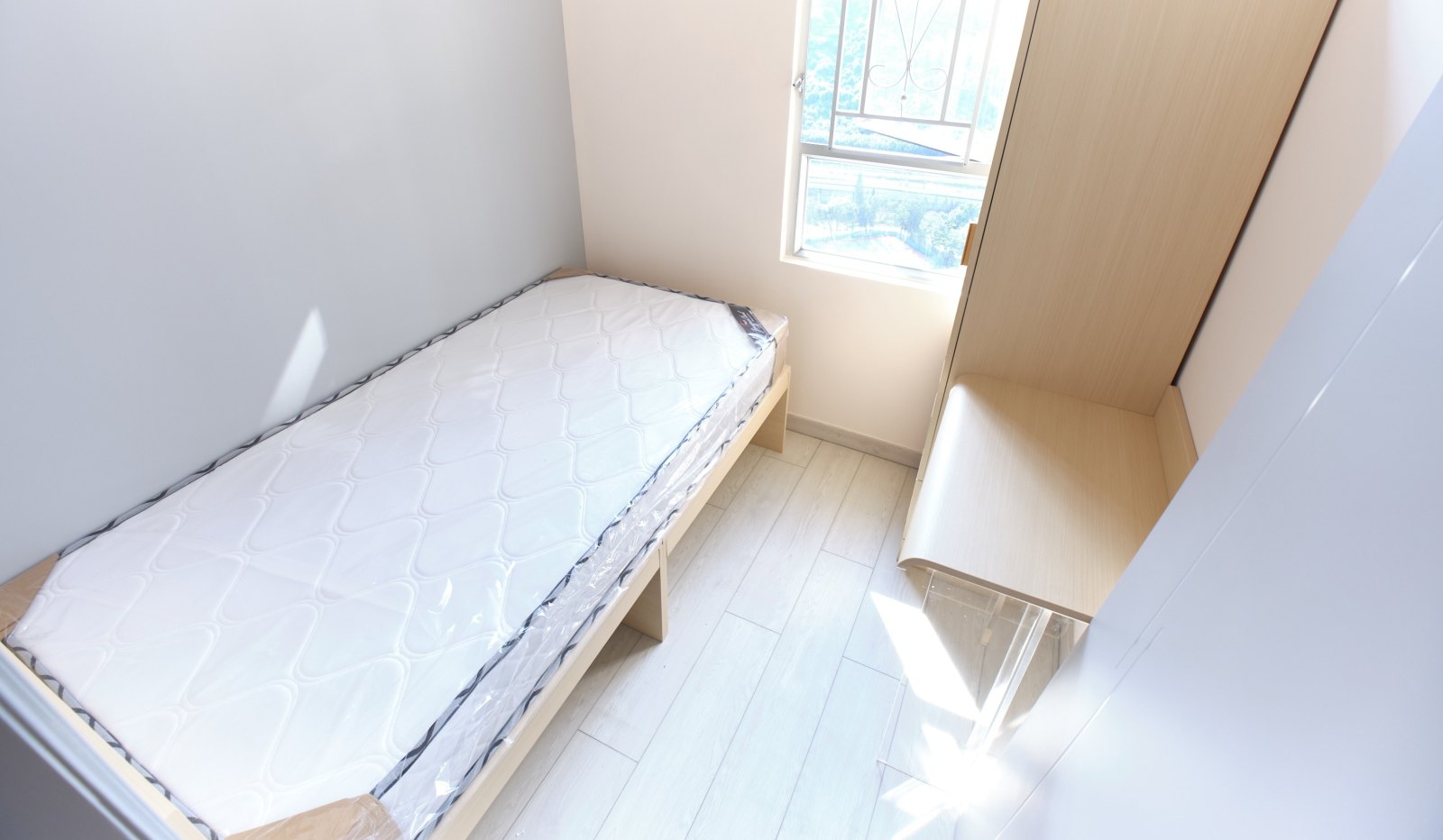 Quality Residence in Southern New Territories | Convenient Transportation & Prime Living