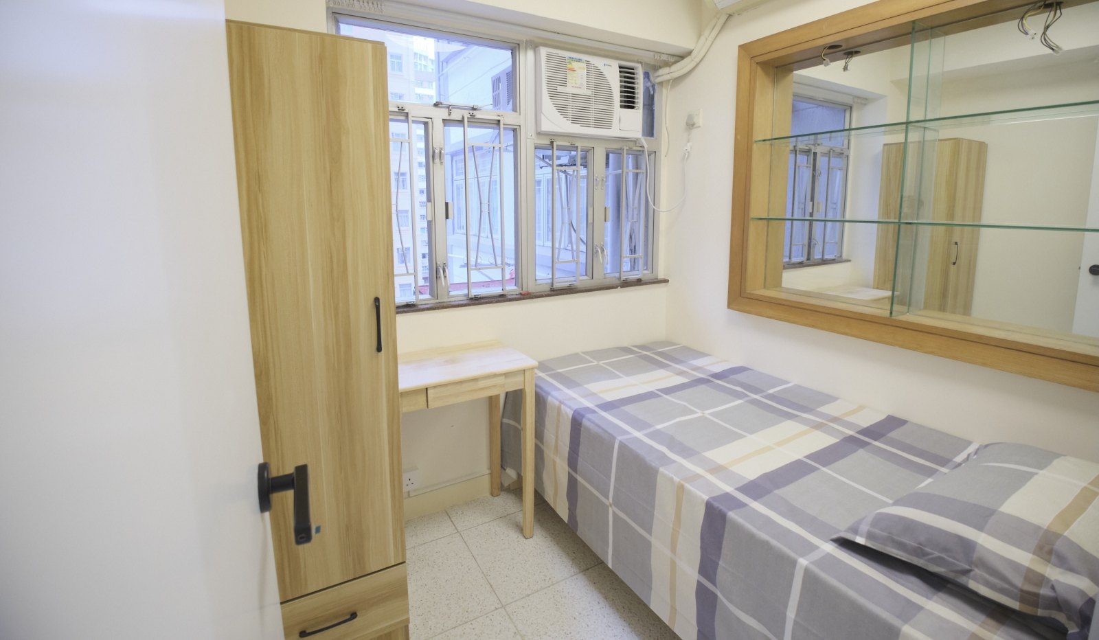 Prime Location Living in Kowloon | Convenient Transportation & Quality Residence